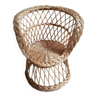 Vintage children's armchair in rattan/wicker.
