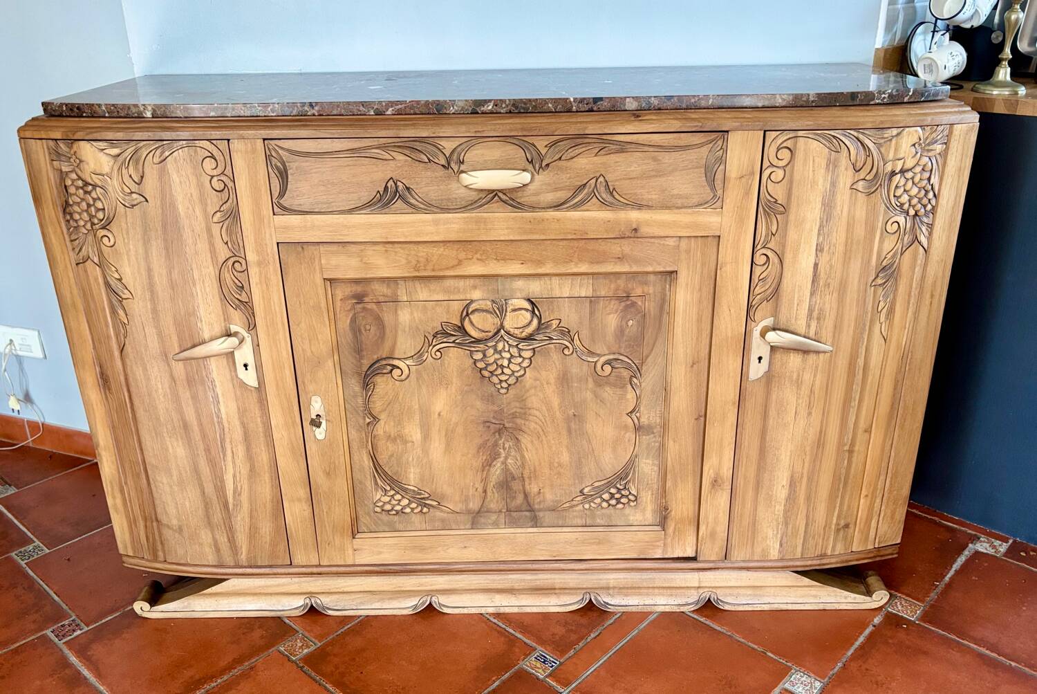 Buffet art déco en chêne massif