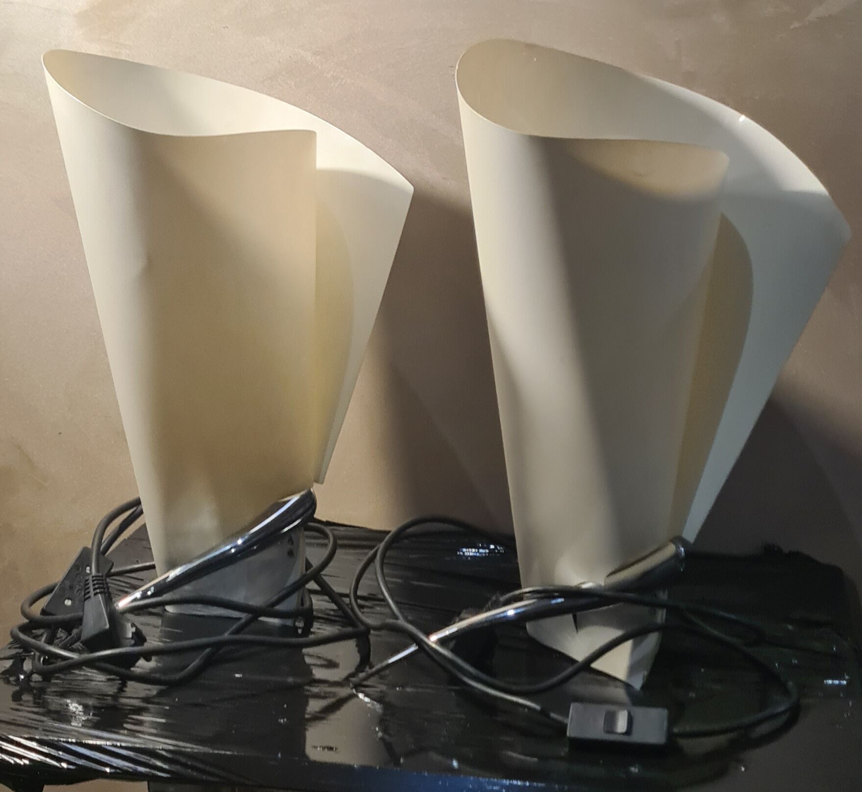 Pairs of deluxe lamps