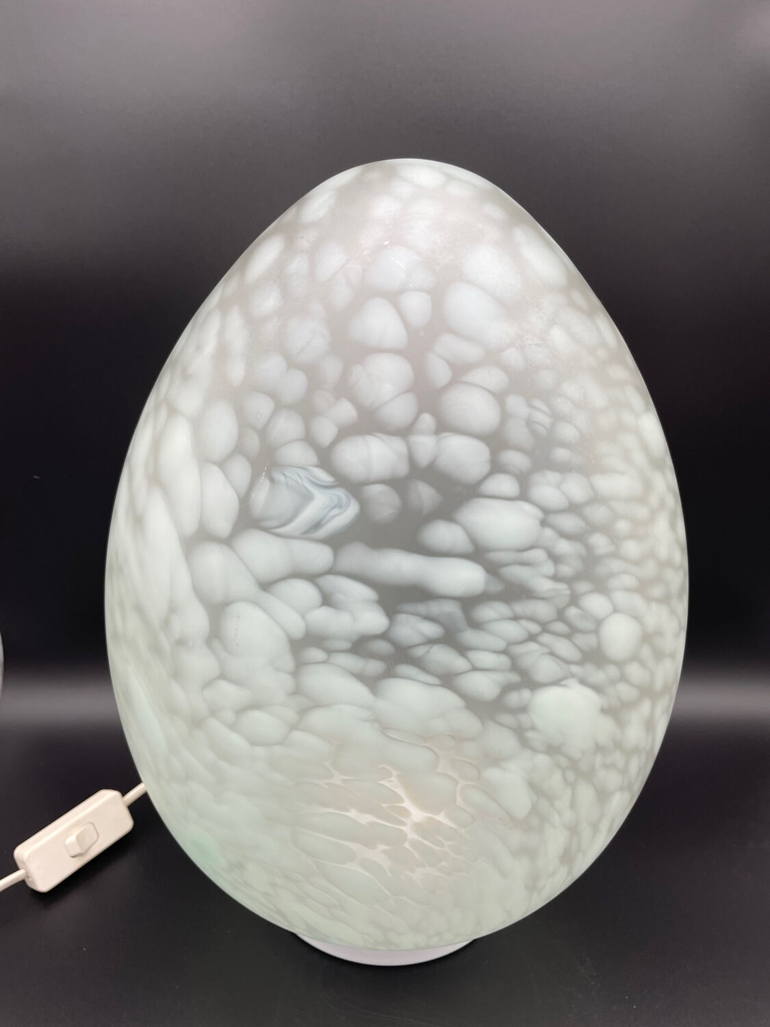 Egg lamp in opaline glassware Vianne