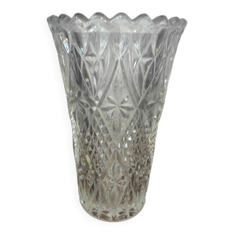 Vase in diamond point