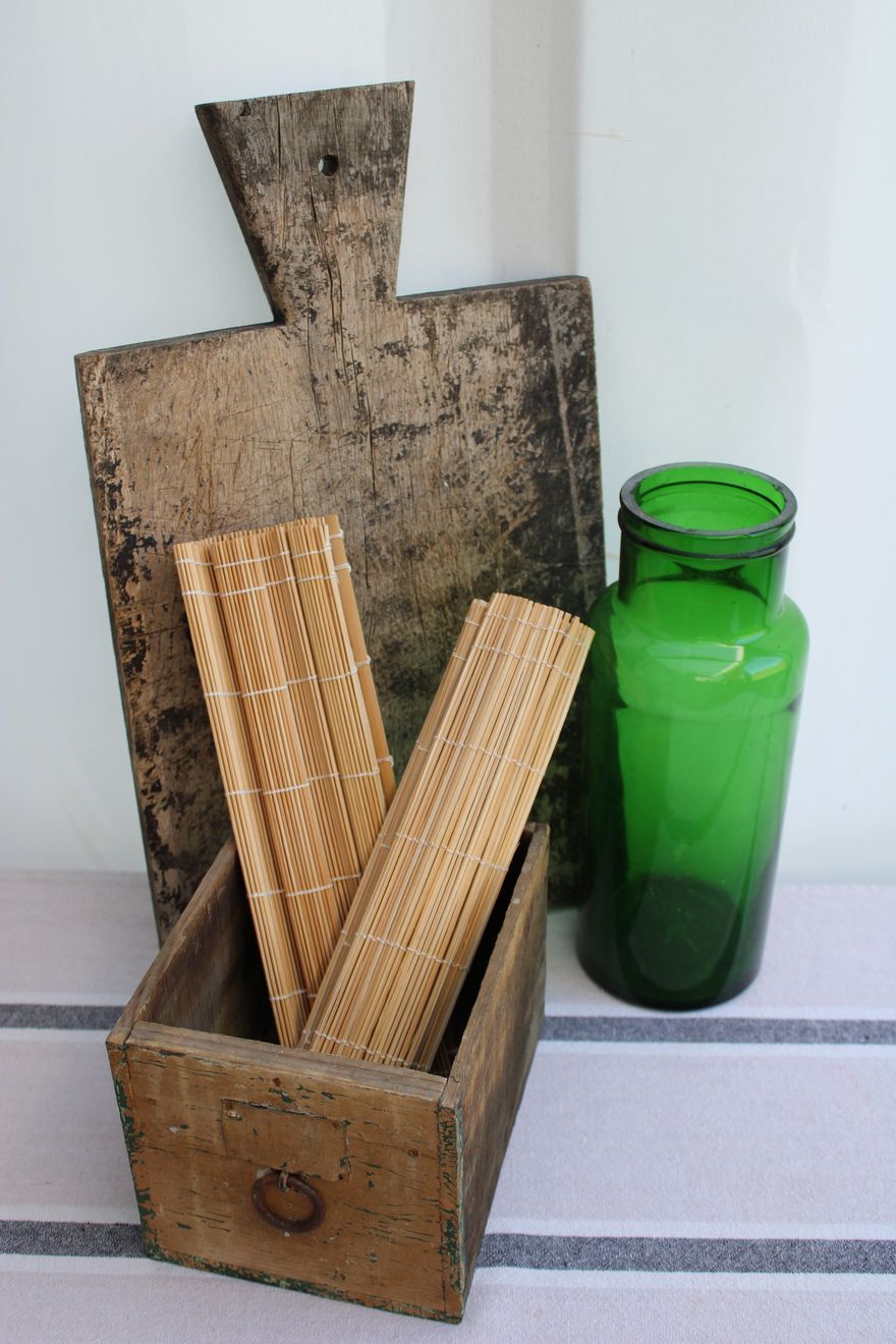 Glass jar