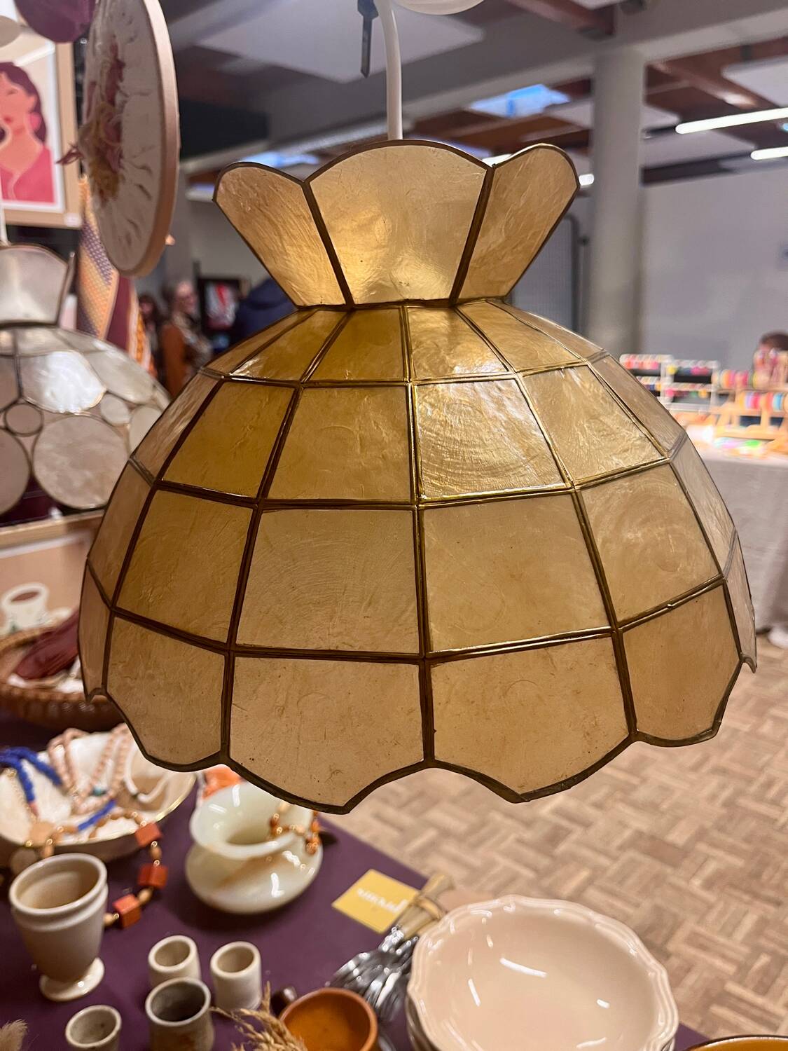 Gold mother-of-pearl pendant