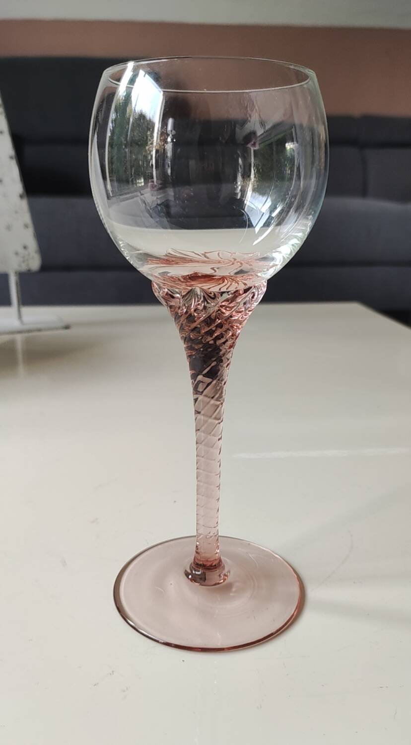 Set of 6 round stemmed glasses. Bohemian crystal. Floral twisted stem.