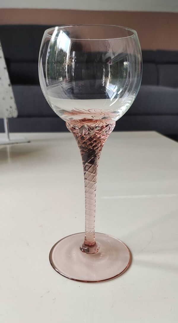 Lot 6 x Verres pied boule. En cristal Bohème. Tige torsadée florale