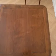 Table d'appoint style Louis XV en bois avec tiroir et niche
