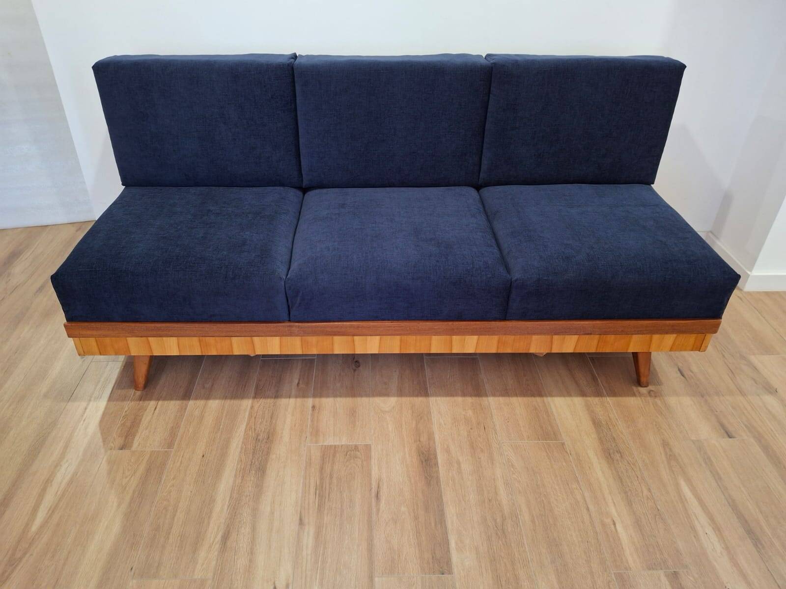 Folding sofa, designer Lejkowski Leśniewski, 1960s, Poland