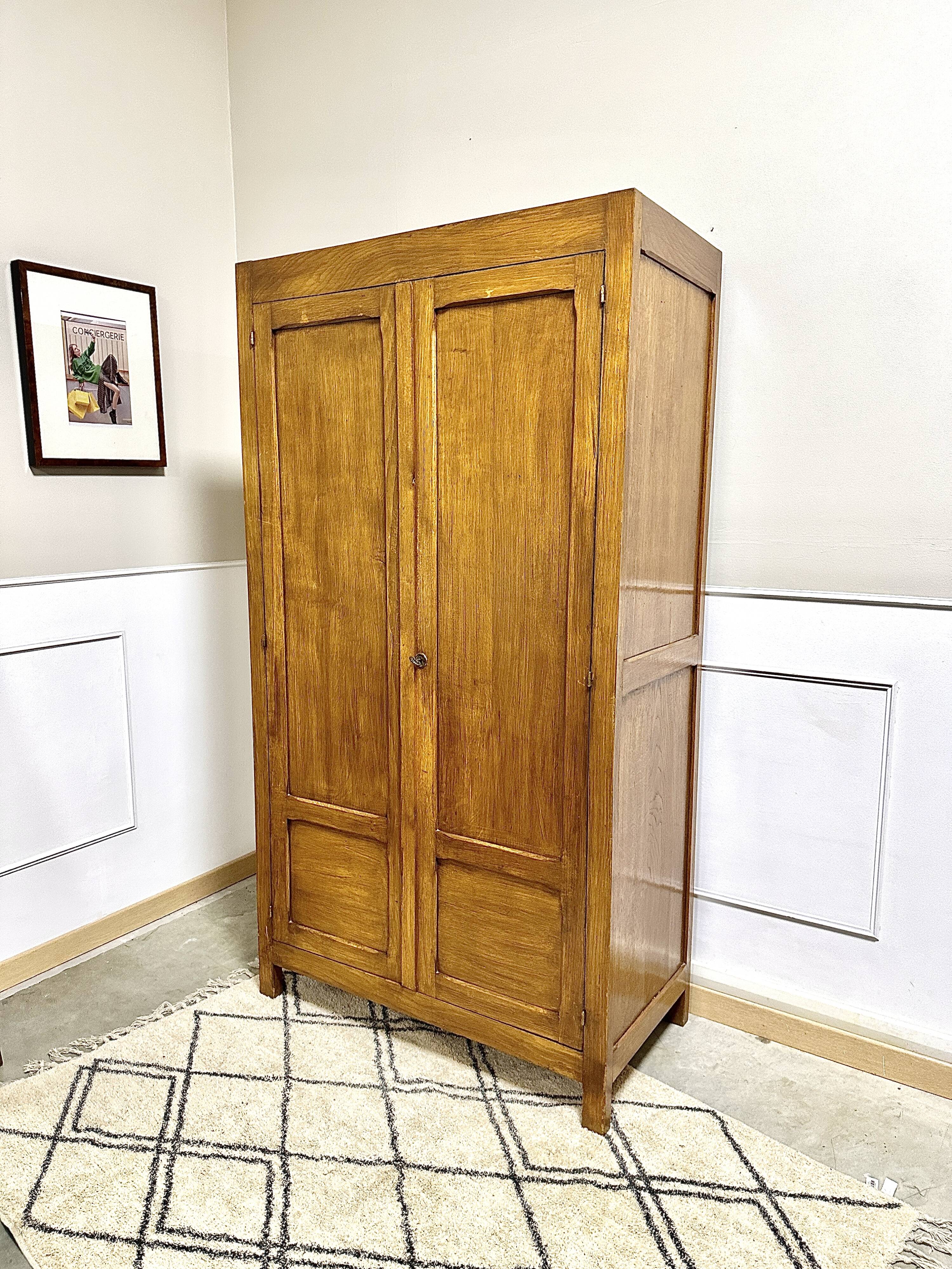 Parisian wardrobe, wardrobe