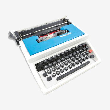 Underwood 315 vintage blue typewriter