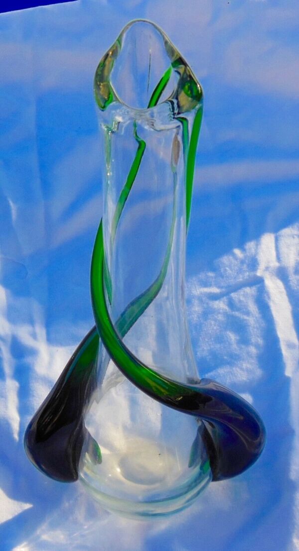 Vase moderniste verre moulé translucide et vert Flavio Poli seguso
