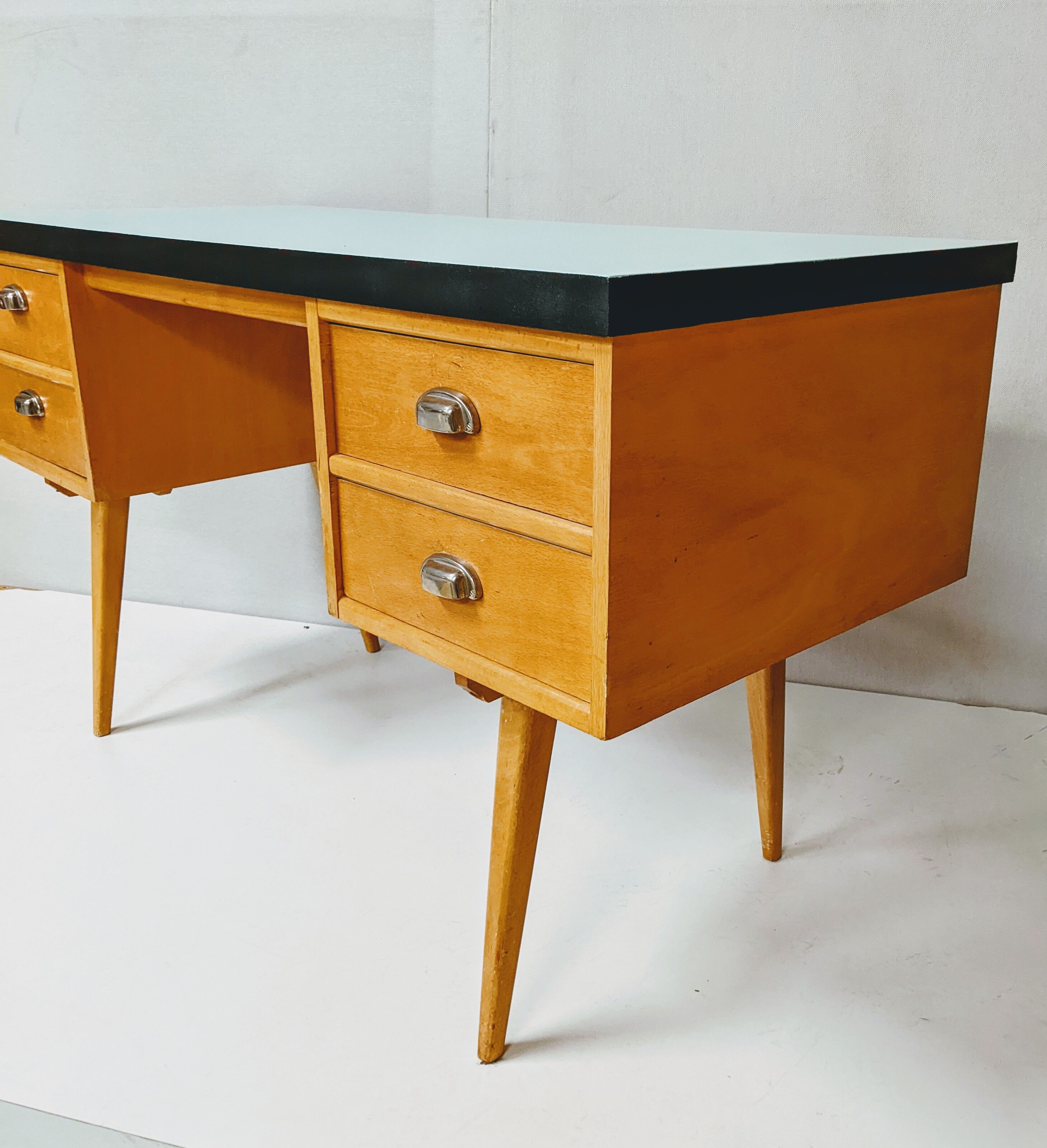 Vintage wooden desk / spindle feet