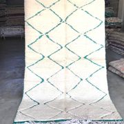 Béni ouarain rug with green and white diamonds with fringes on the side 143x240