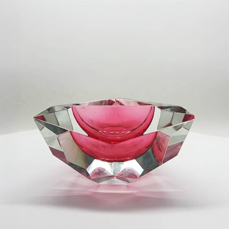 1960s Pink Multifaceted Triangular Ashtray or Catch-all in Murano Glas