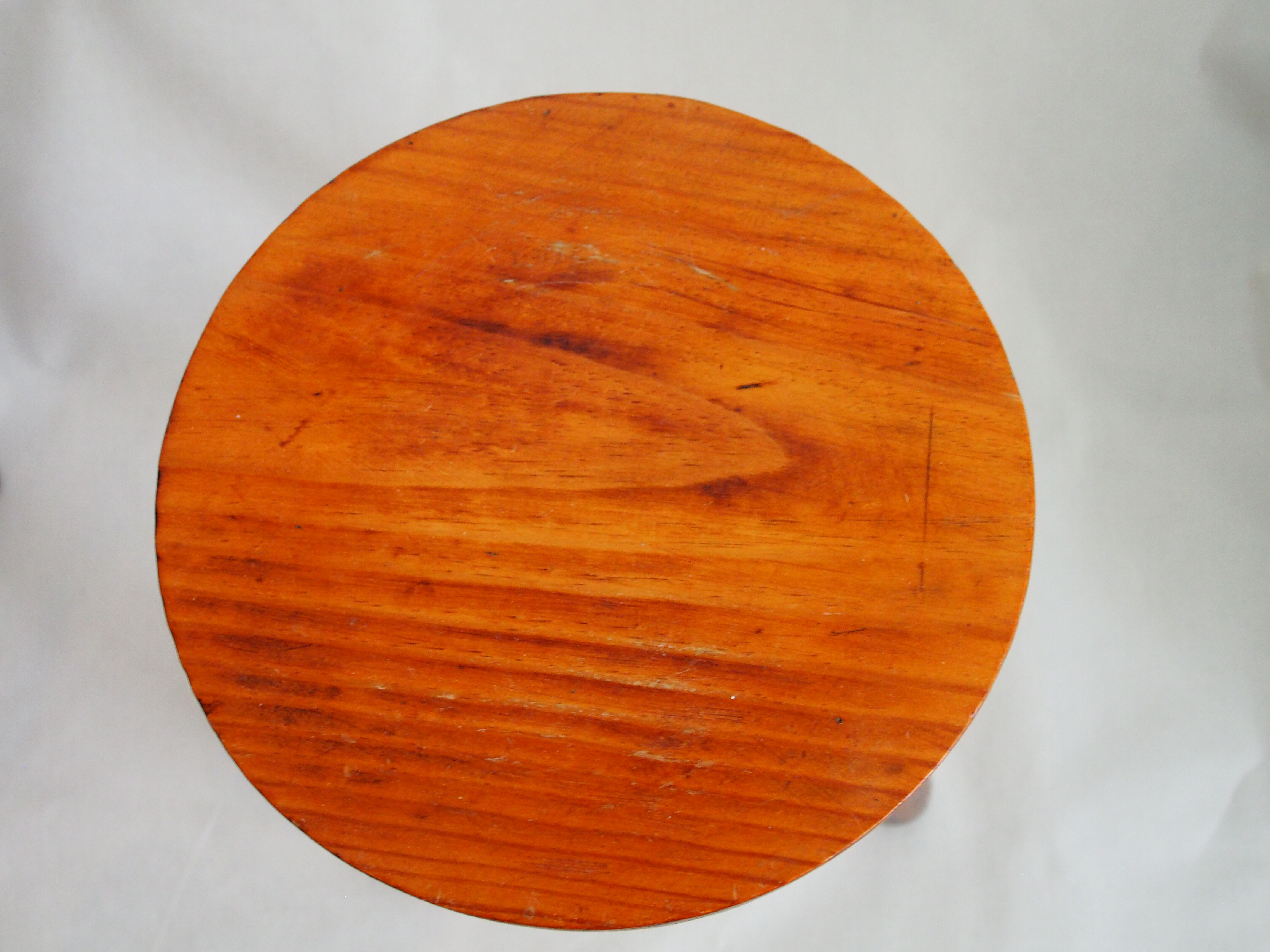 Elephant-footed tripod stool