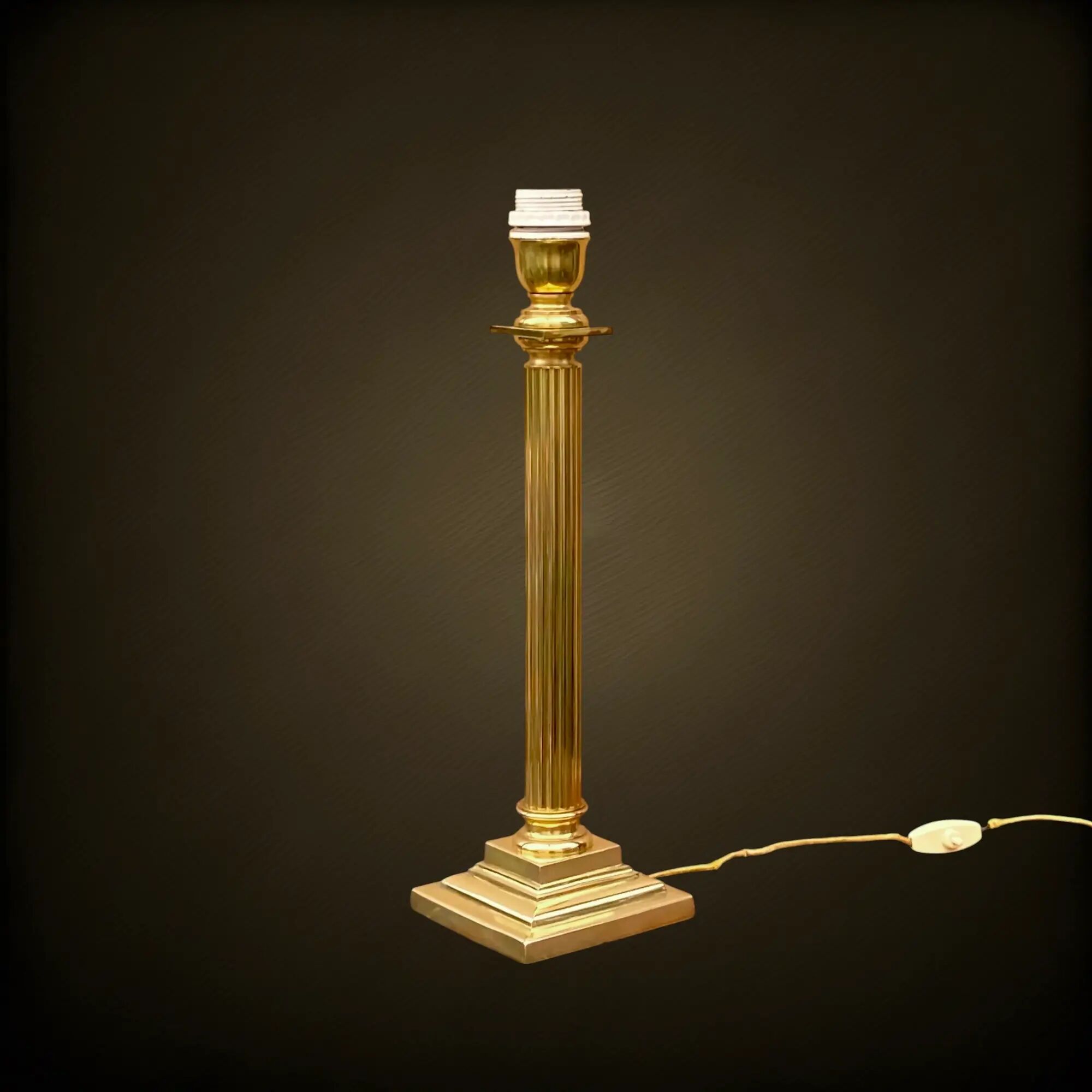 Neoclassical lamp base with fluted column in polished solid brass – 1960s-70s
