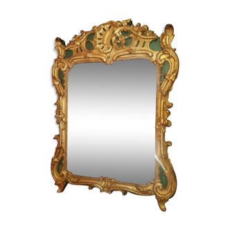 Miroir époque louis xv à décor rocaille – bois doré laqué vert - 18ème