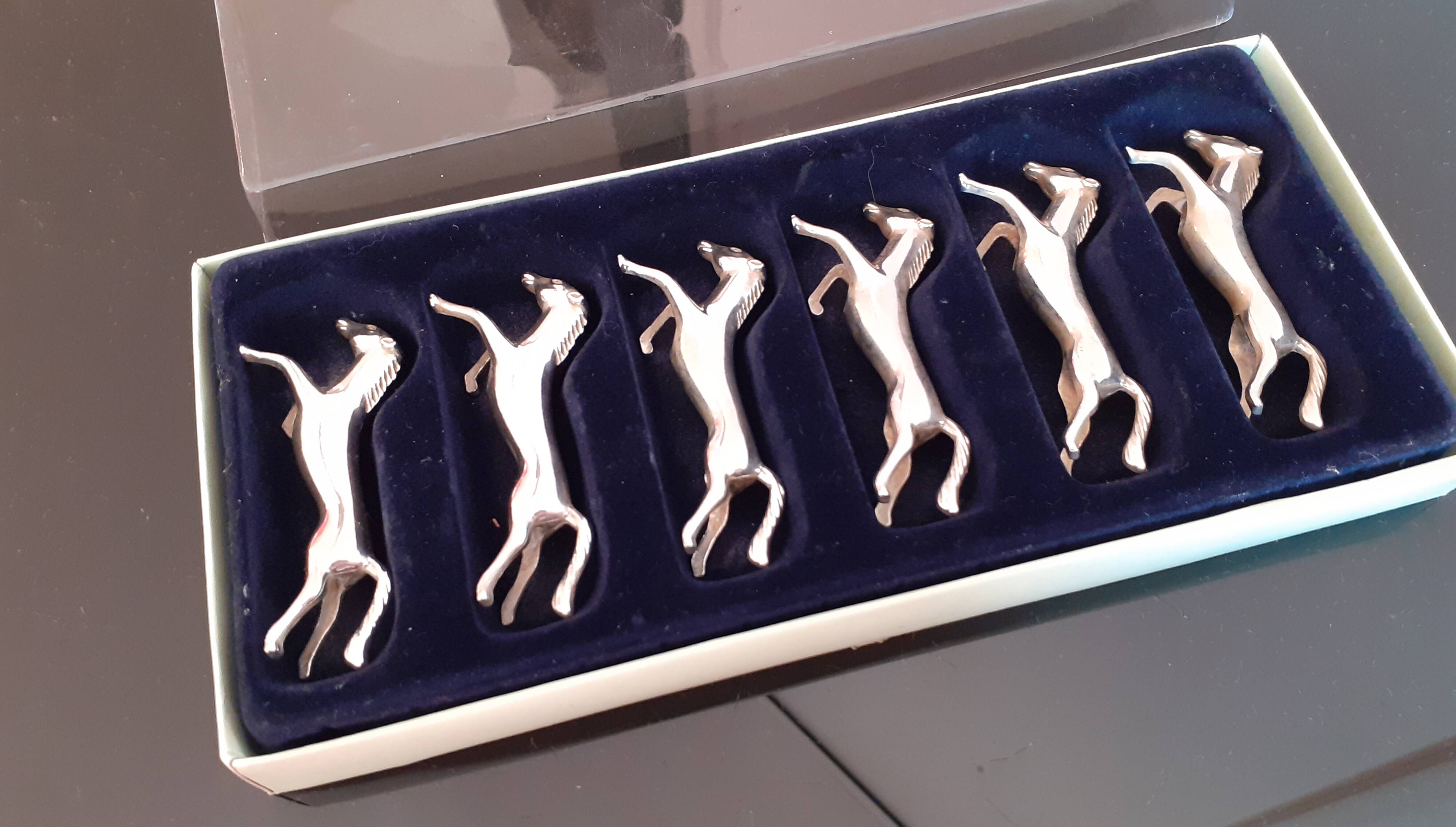 Ensemble coffret de 6 porte-couteaux en métal argenté / Thème cheval