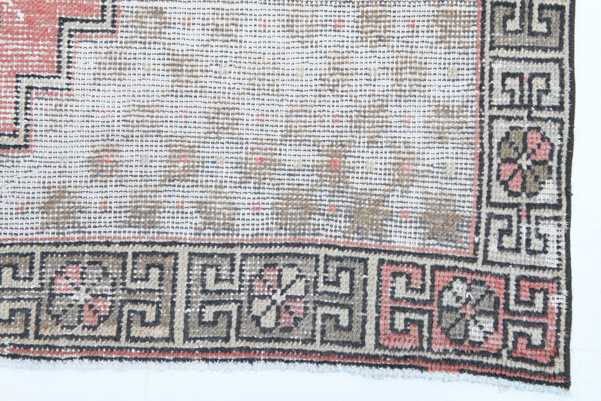 4x9 handmade distressed wool vintage rug 267x129cm