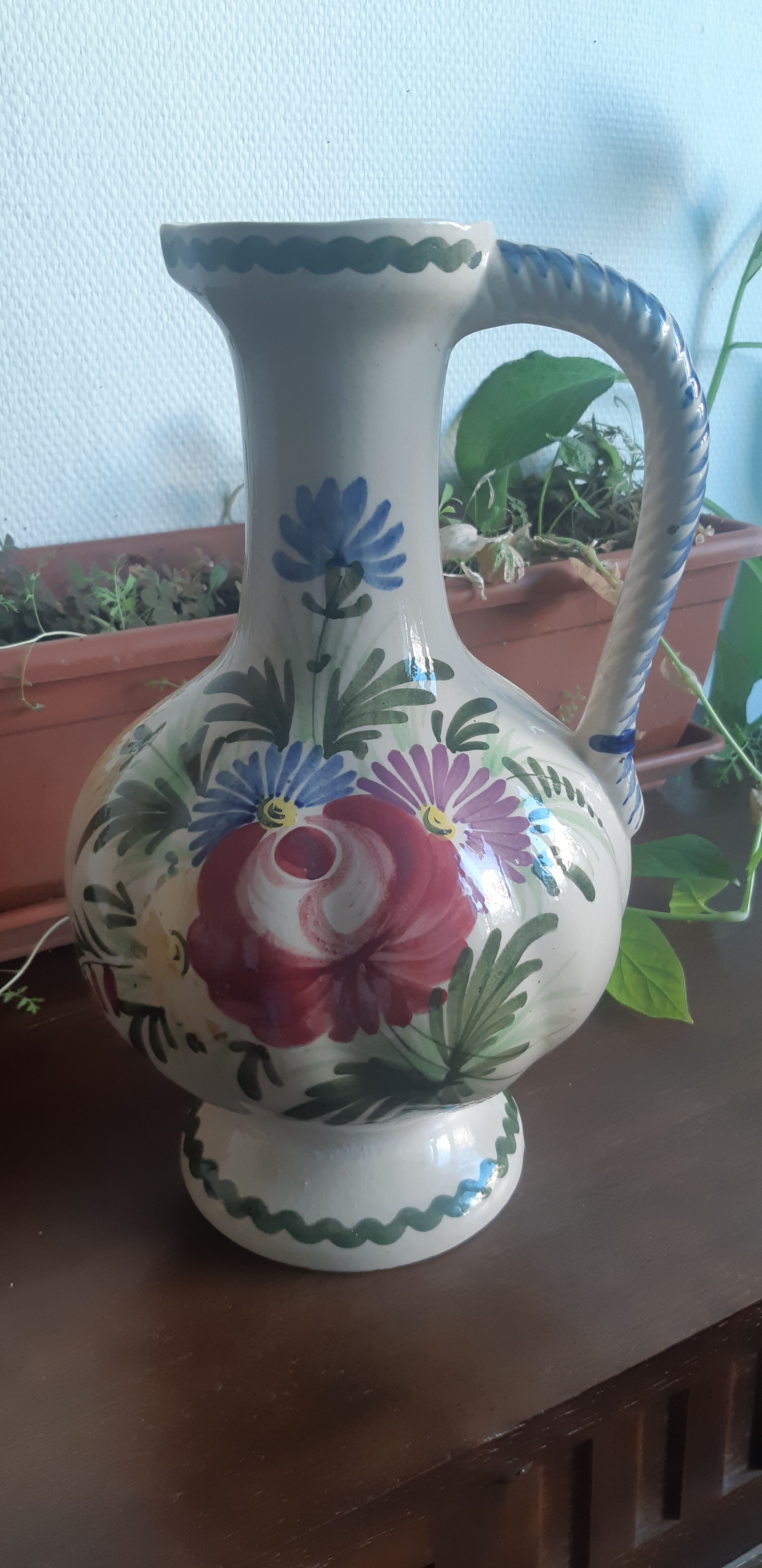 Earthenware vase with floral decoration, Saint-Clément style