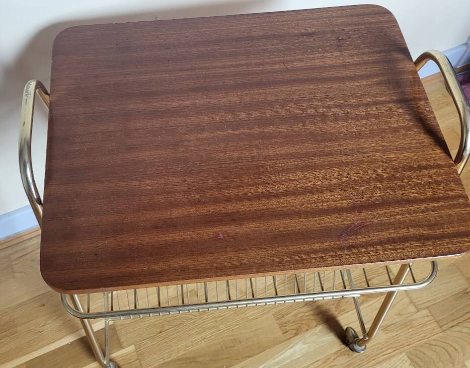 Rolling vinyl storage trolley