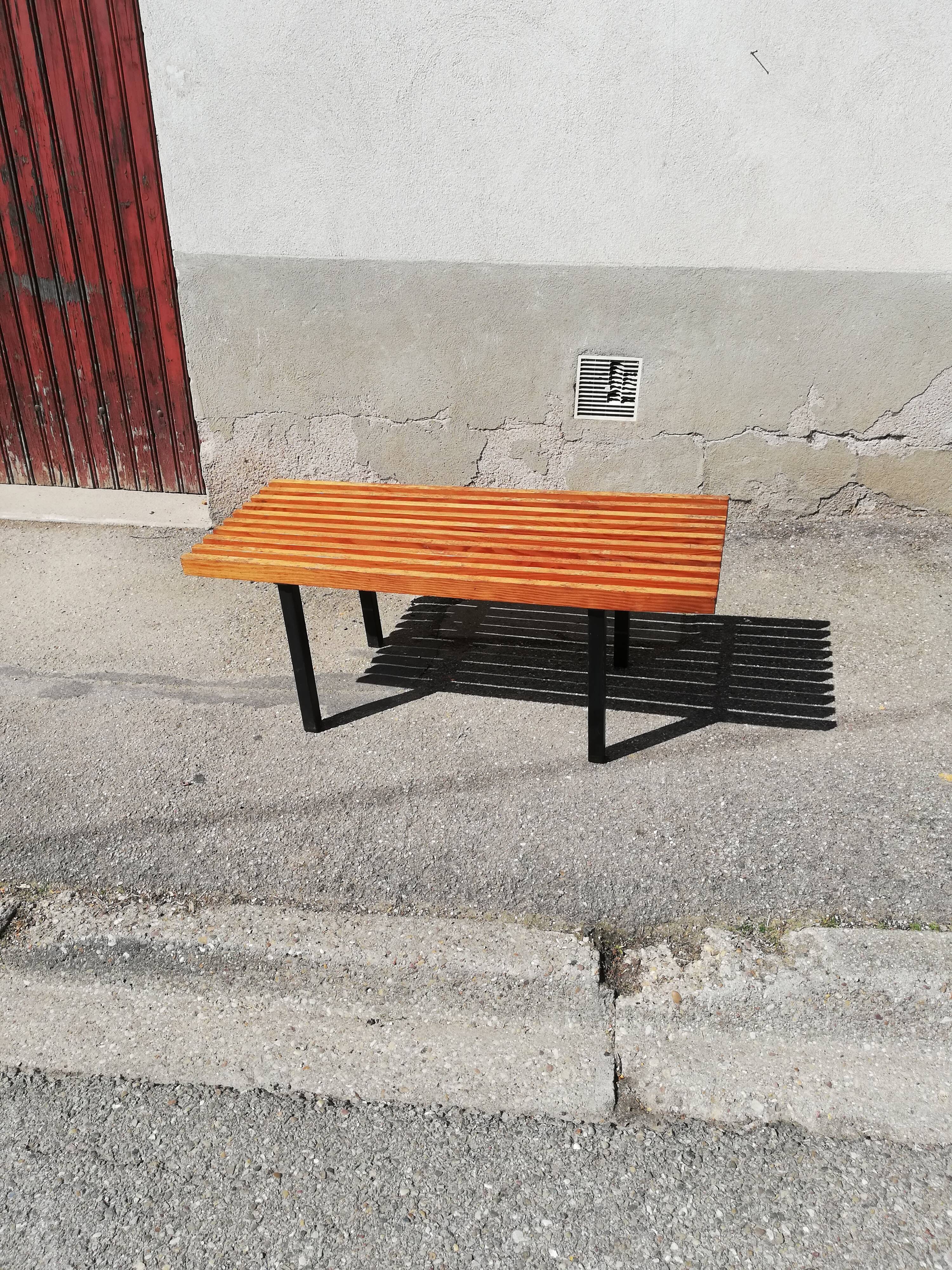 Banc vintage métal et lattes de bois