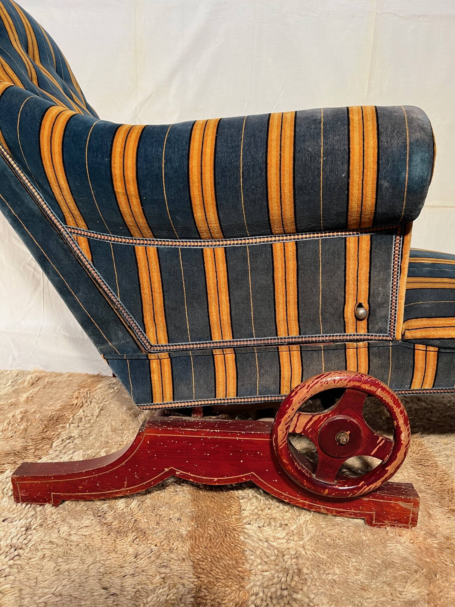 Dr Pascaud's Le Surrepos lounge chair, 1920s velvet chaise longue