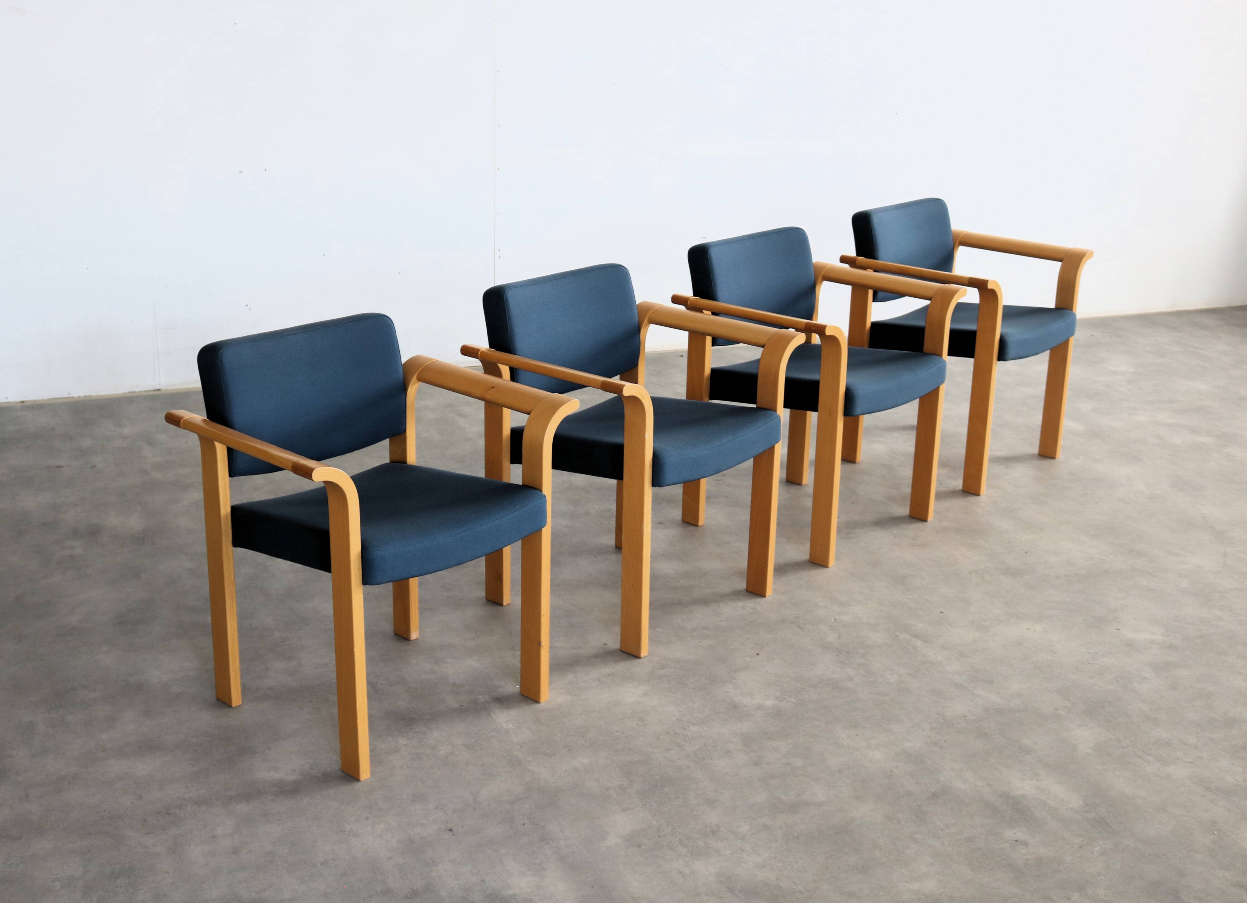 Vintage chairs | dining chairs | Magnus Olesen