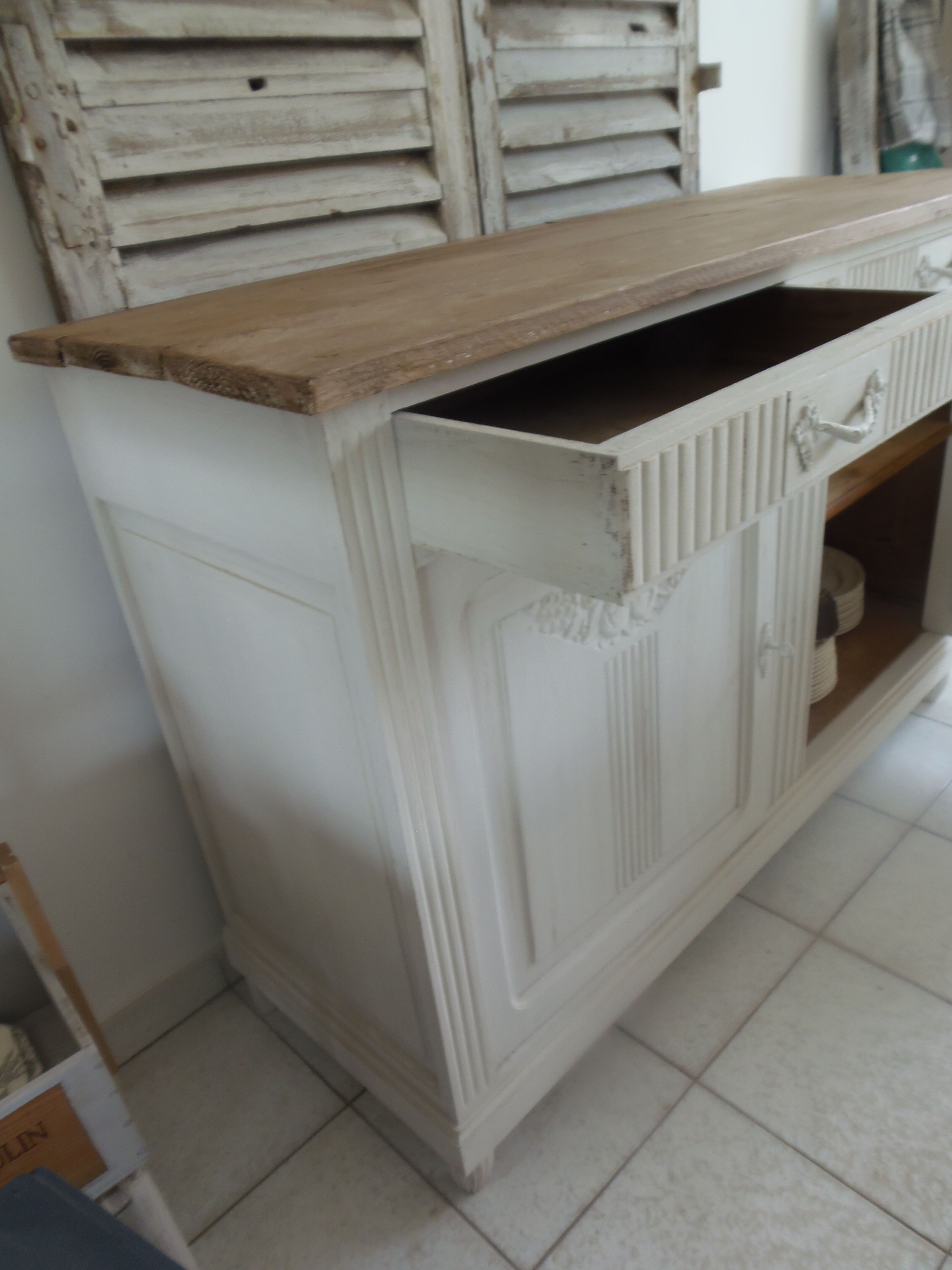 Art Deco buffet in patinated oak grey pearl platter wood tray waxed finish. Vintage buffet of the 30s revisited for a family home spirit in the spirit of the times. L 145 cm P 51 cm H 98 cm