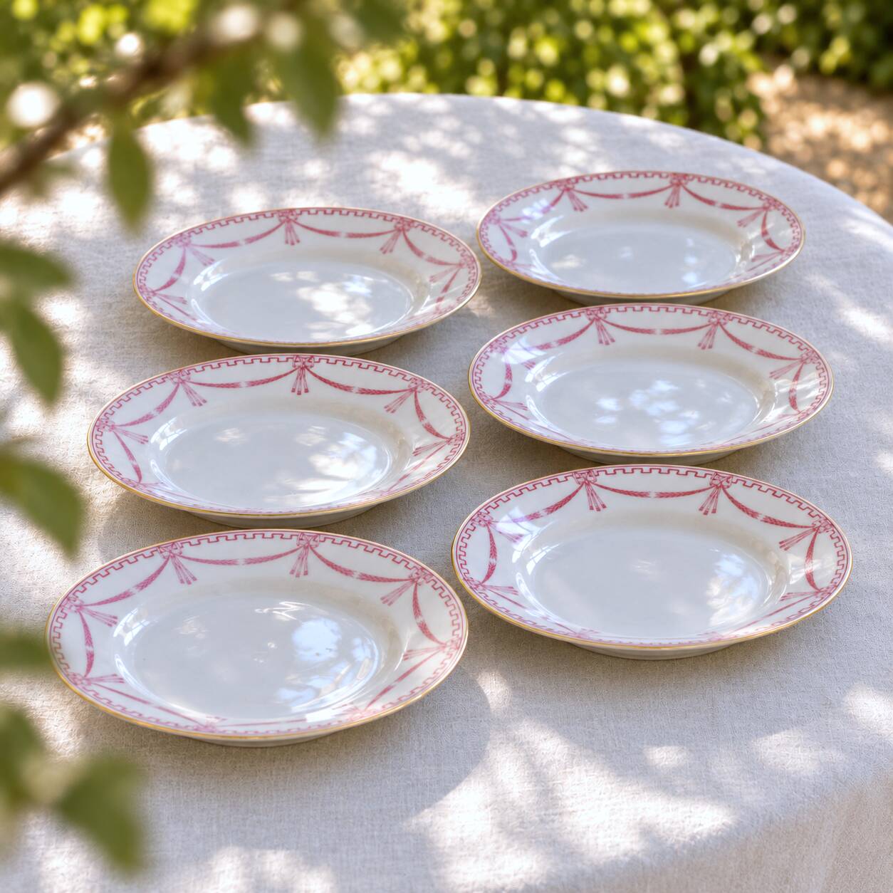 6 assiettes de 1890 signées Carl Tielsch