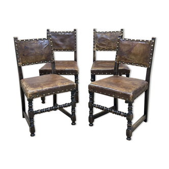 Suite de 4 chaises Louis XII en chêne XIXème
