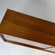 Vitrine vintage en teck, buffet, étagère des années 60, style mid-century.