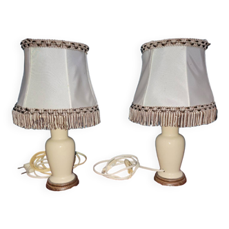 2 vintage bedside lamps