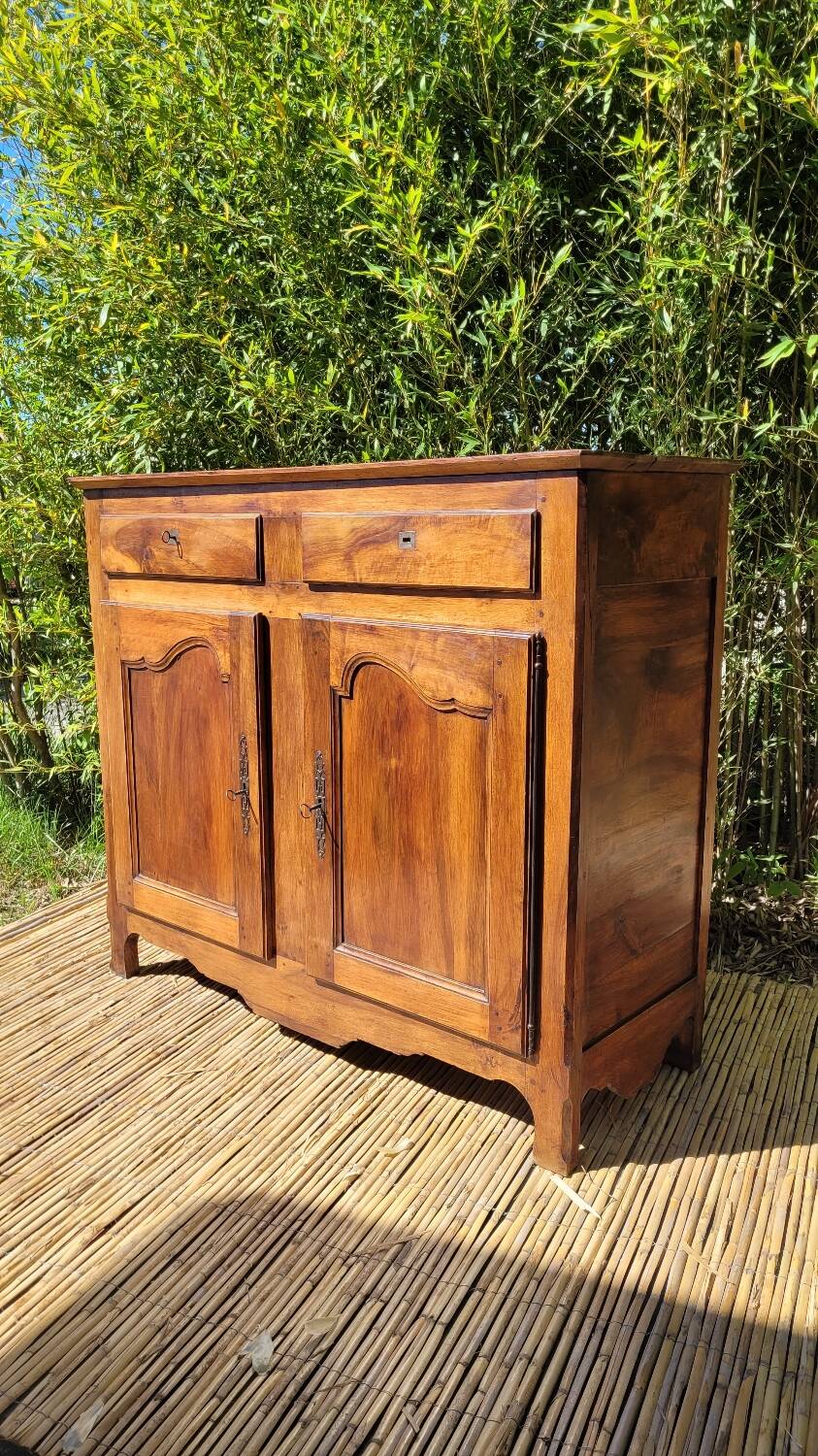 Large Louis XV country sideboard in walnut