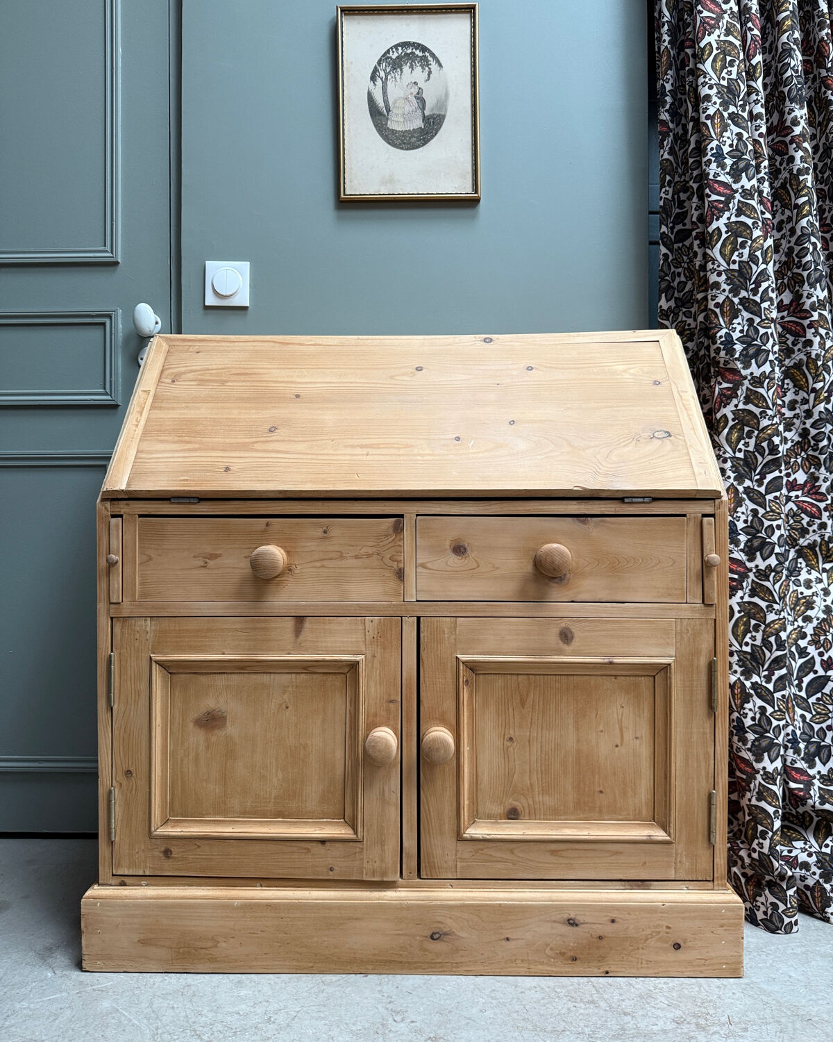 English pine chest of drawers