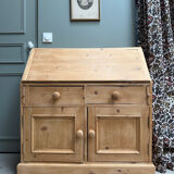 Commode anglaise, scriban en pin