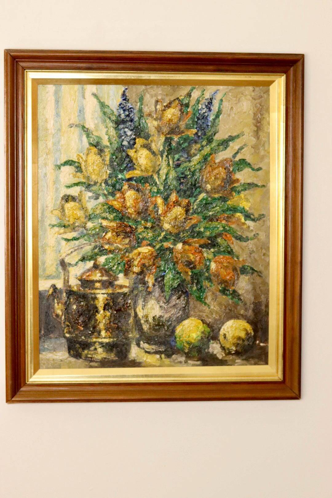 Oil painting on Swedish canvas from the mid-century "Floral Still Life" by Lars DraabyeK -- Vintage and framed.