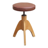 Adjustable piano stool