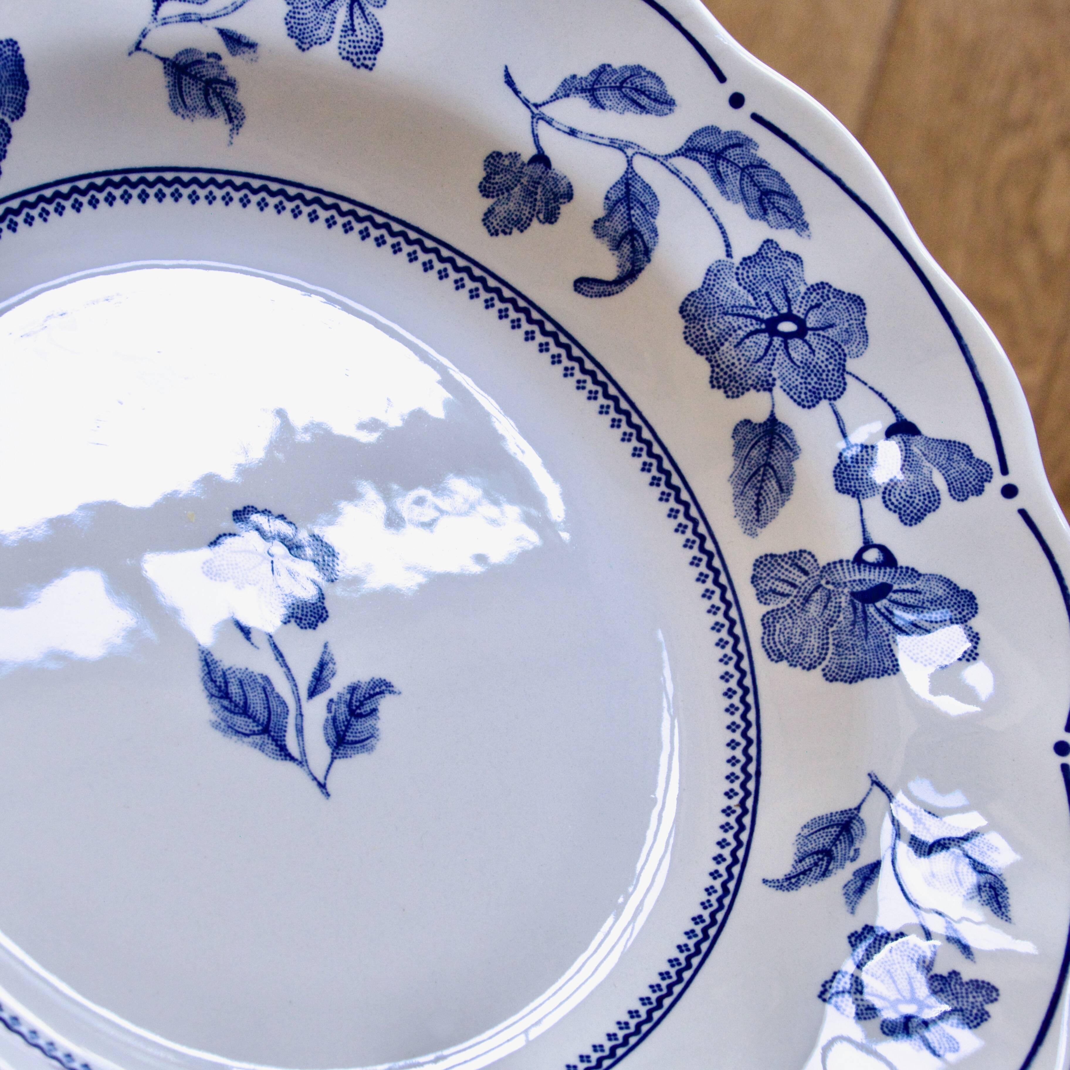Large vintage Italian plates by Nueva Fontebasso