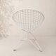 Fauteuil vintage en treillis d'acier laqué blanc – design moderniste