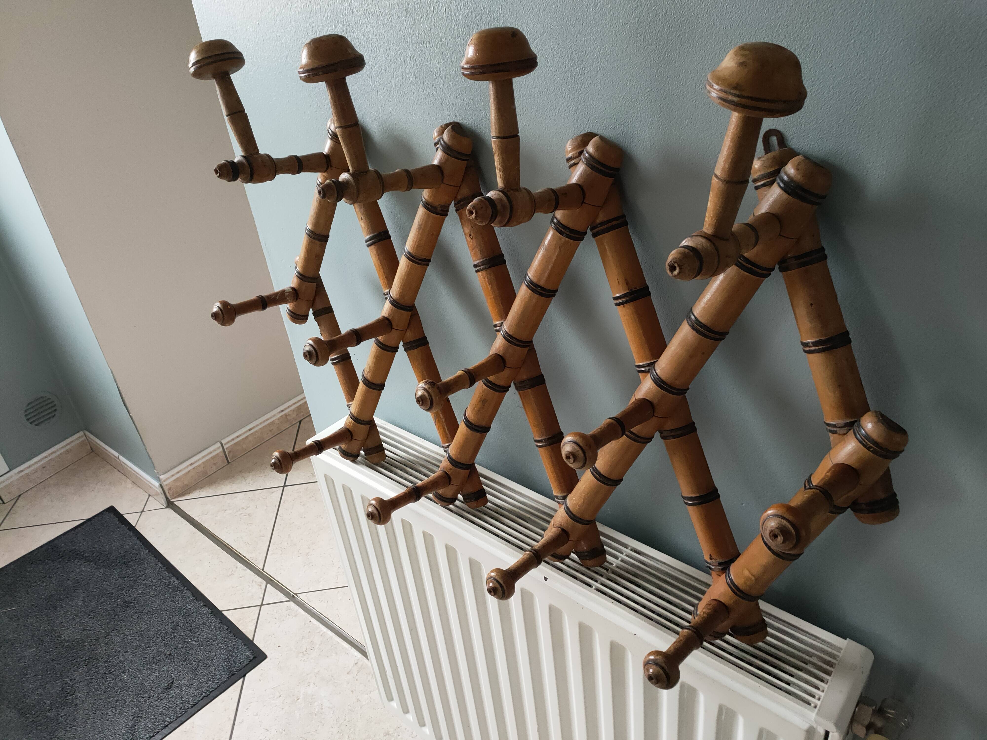 extendable coat rack from the 1930s