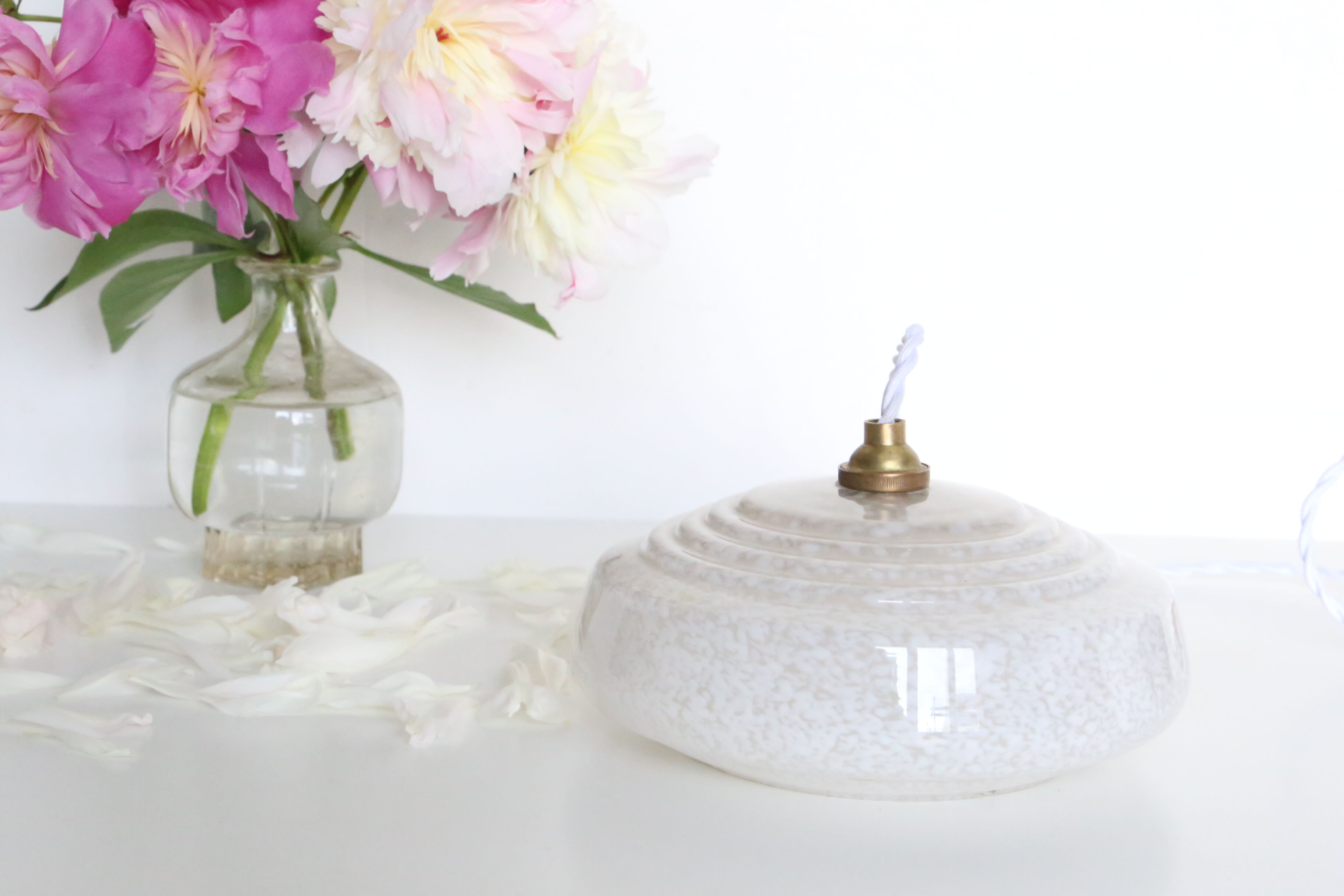 White Clichy glass hanging