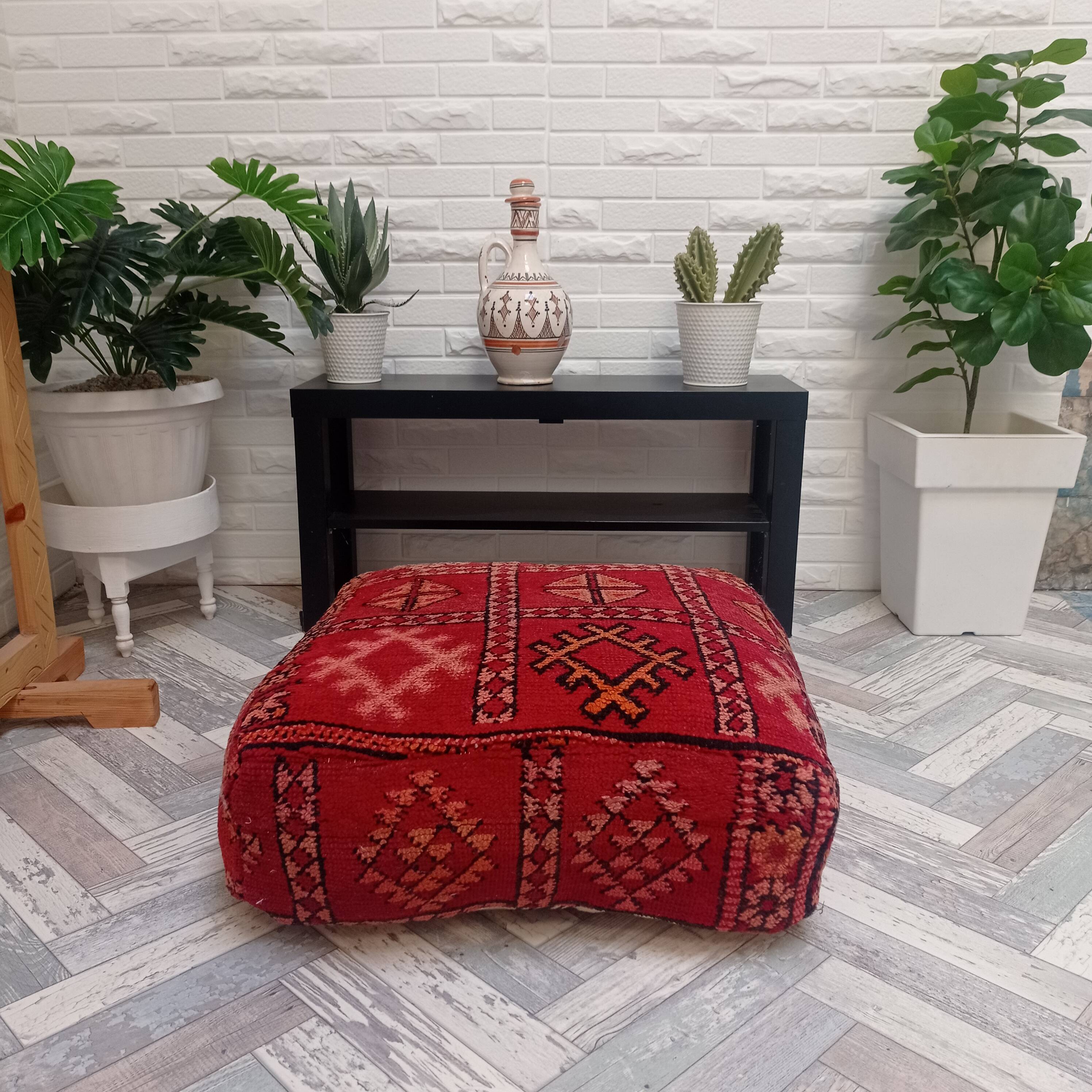 Handmade Berber pouf in wool 60 X 60 X 20 CM