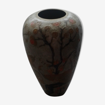 Partitioned metal vase