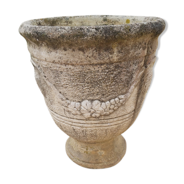 Reconstituted stone planter
