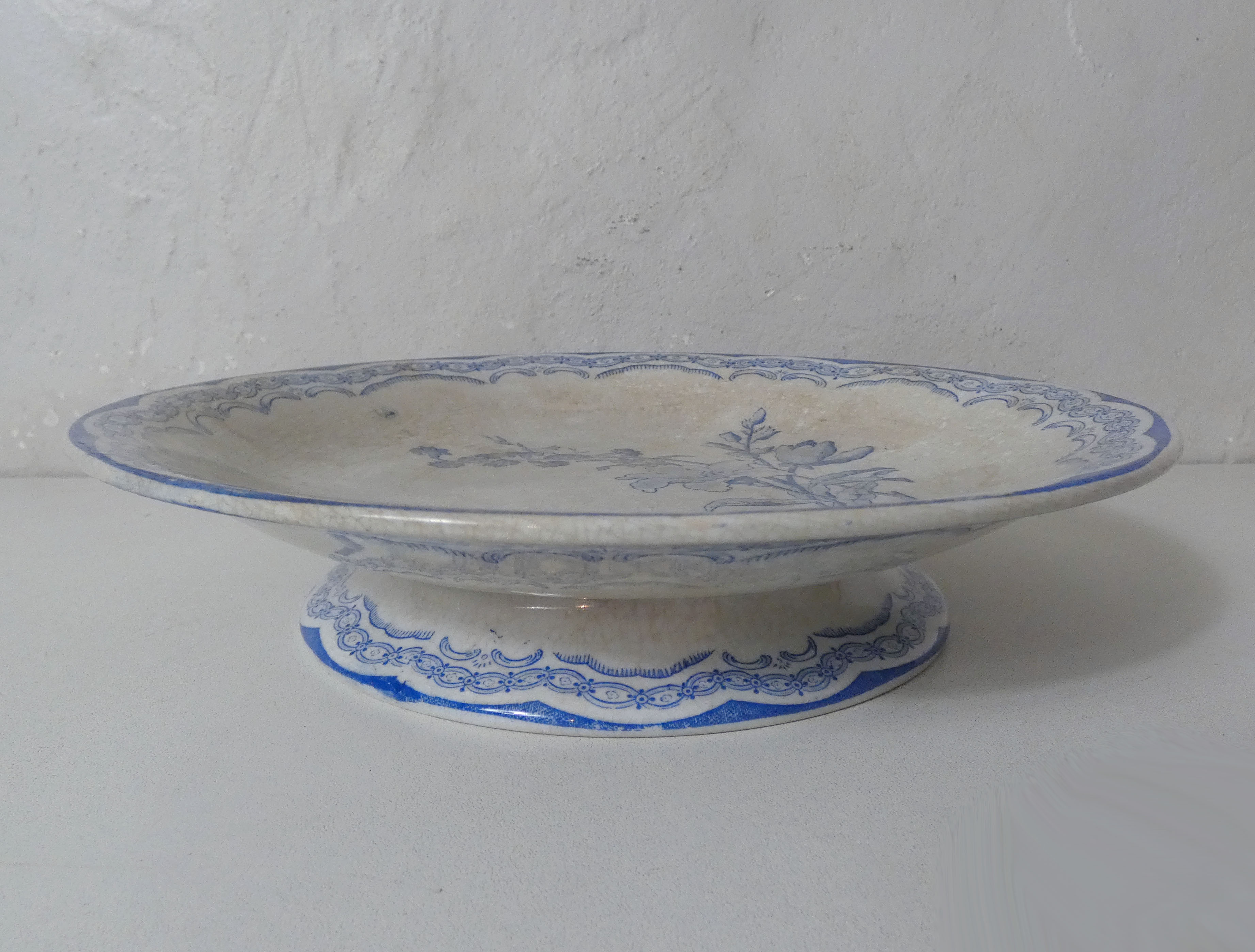 Gien old plate on butterfly stand, Terre de Fer Gien