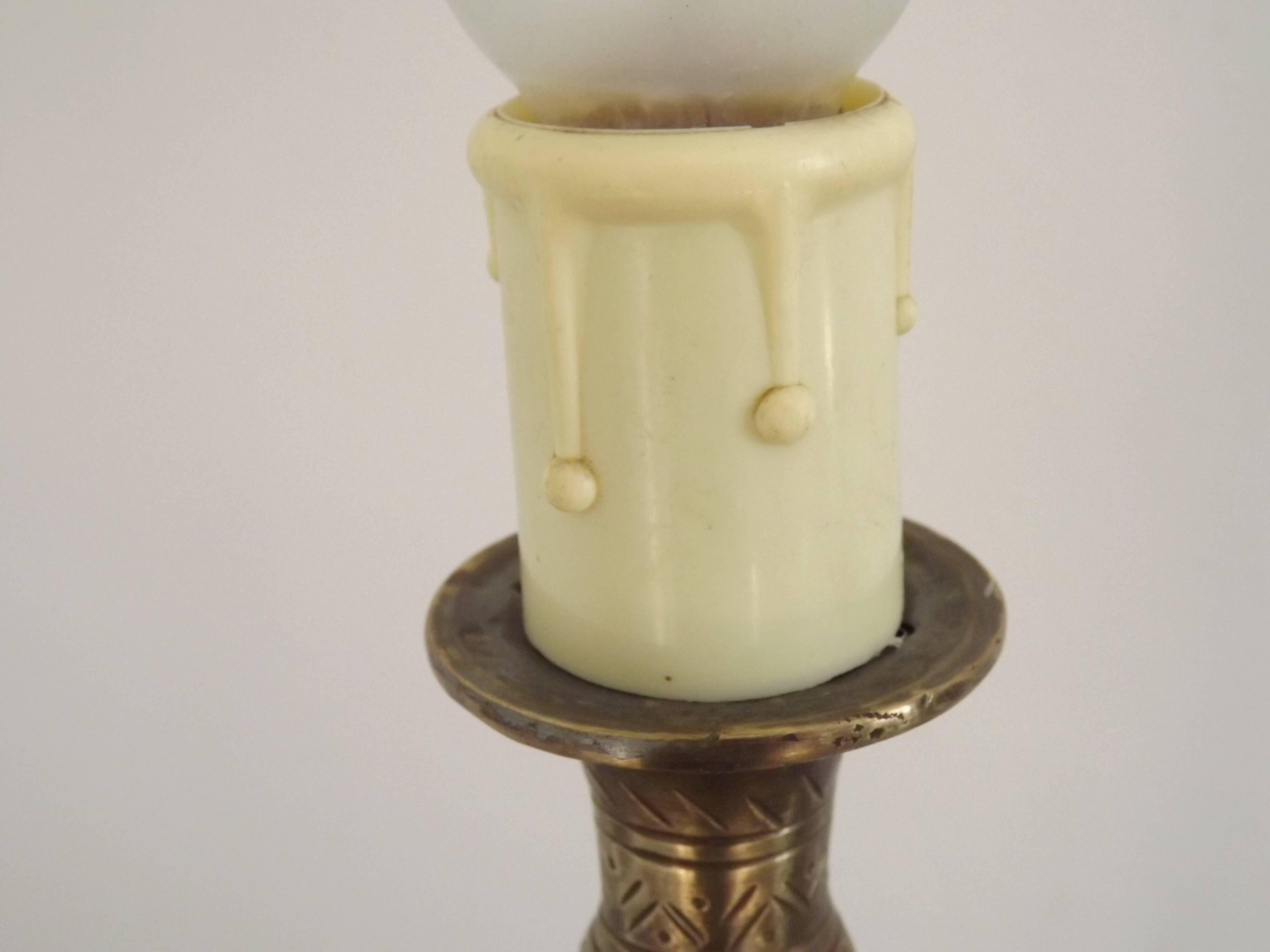 Electrified candlestick lamp base in solid brass, Morocco mid-20th century.