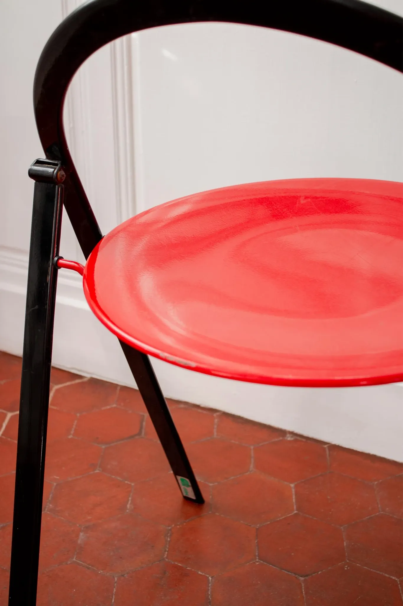 Vintage Clio chairs by Giorgio Cattelan for Cidue, black metal and wood.