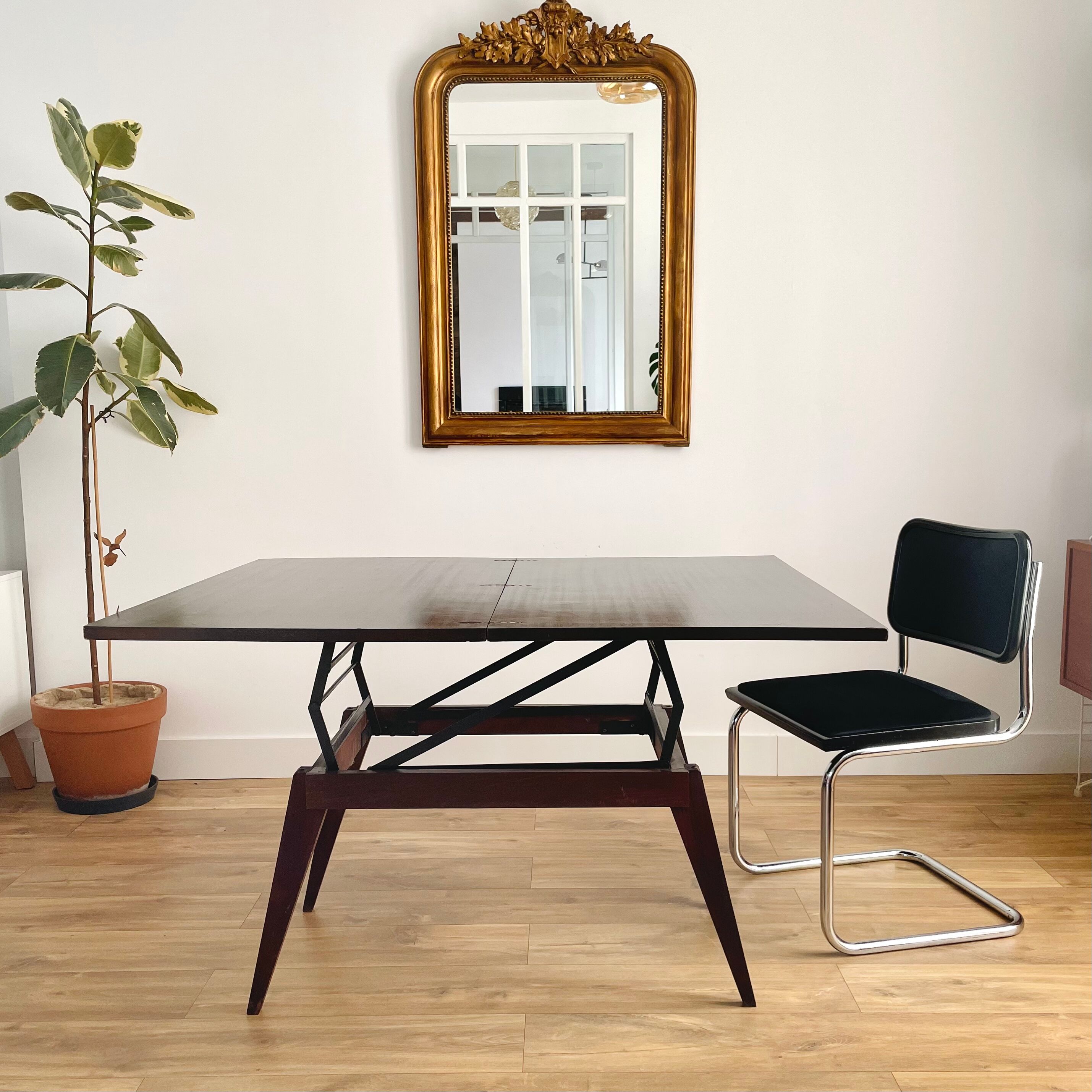 "Revelation" wallet table by Albert Ducrot