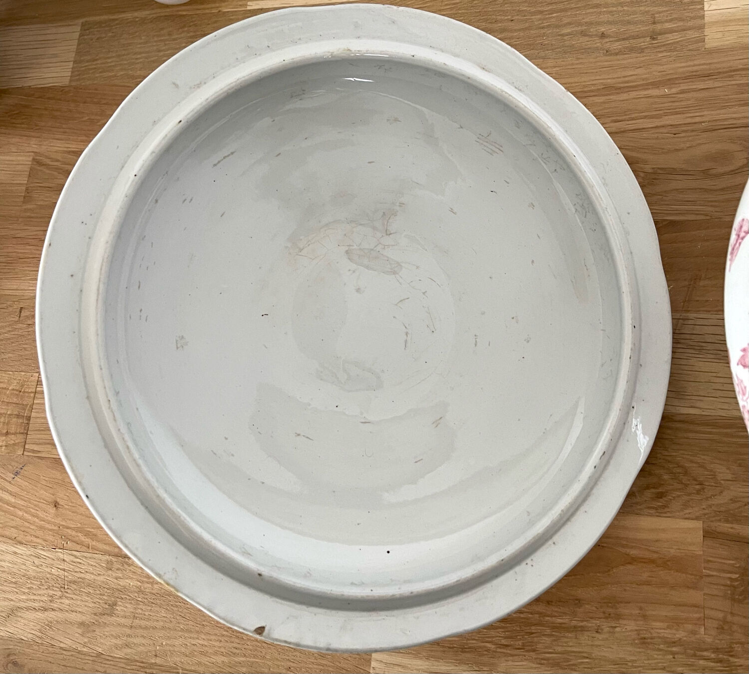 Saint-Amand tureen and Iron earth hamper