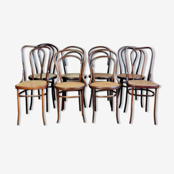 Lot 8 chaises bistrot en bois courbé début XXe